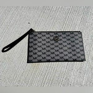 Michael Kors Wristlet
